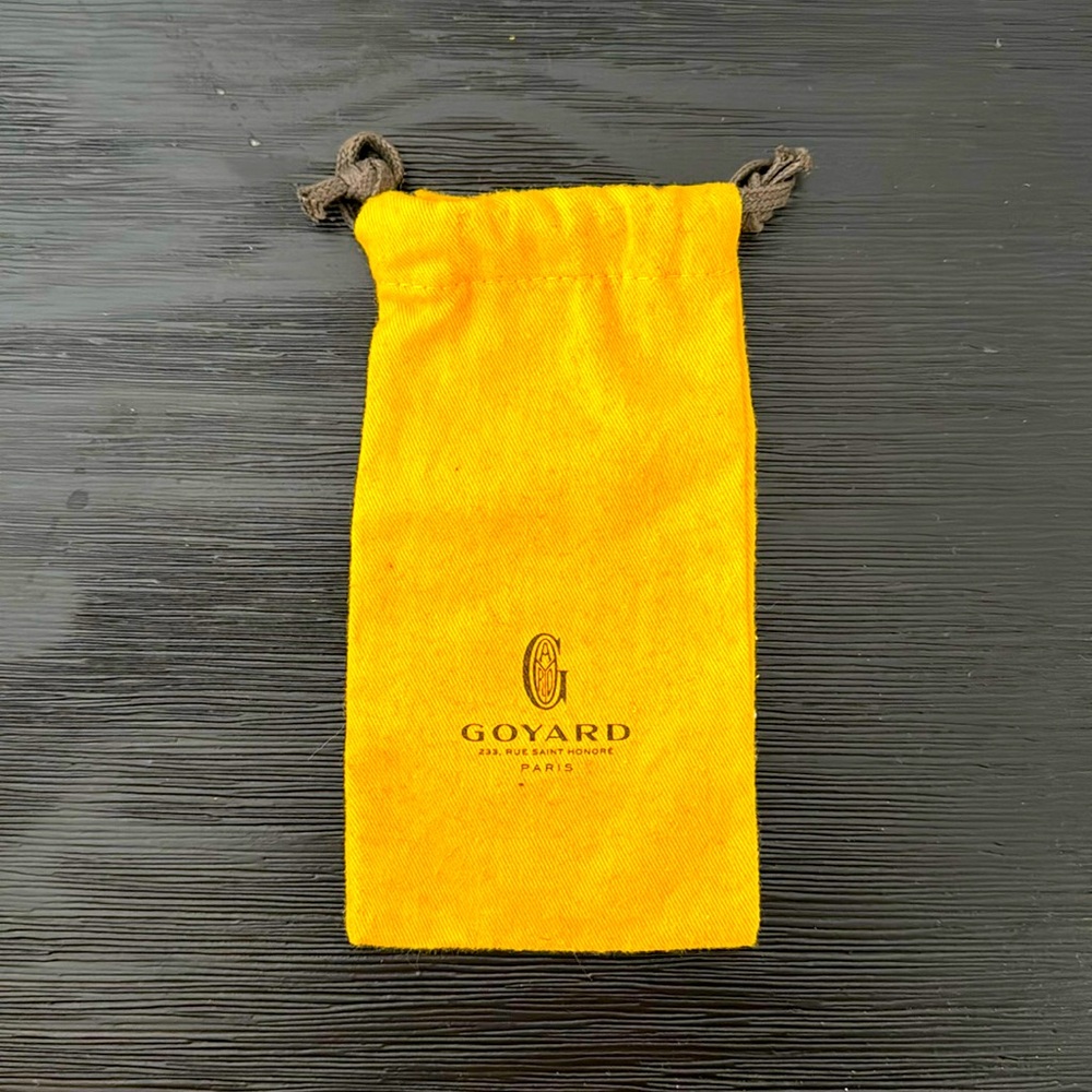 SUNGLASS SLEEVE
